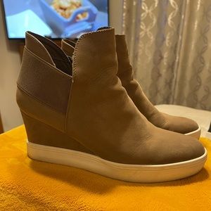 Maurice’s Wedge Sneaker